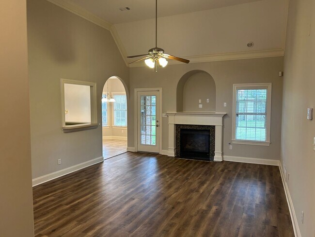 Building Photo - 3069 Roseleigh Dr