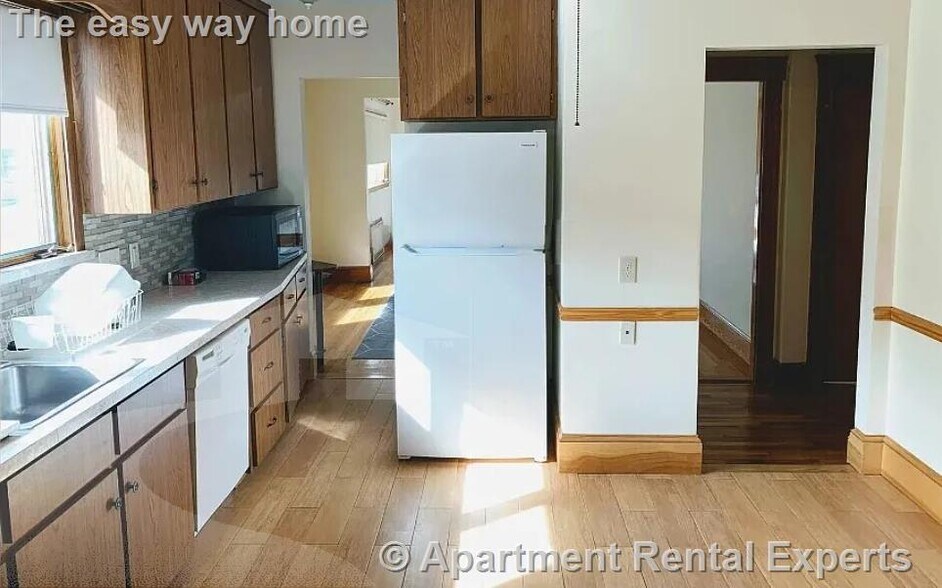 Building Photo - 19 Adams St