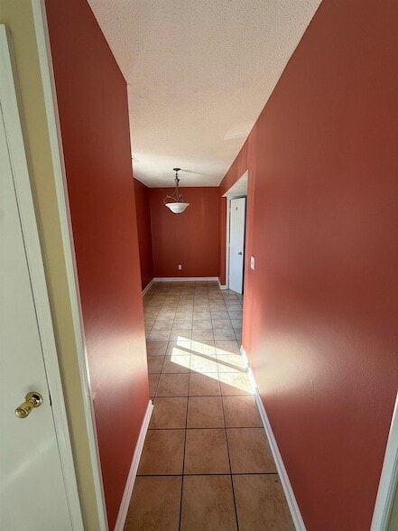 Building Photo - 951 Plantation Dr