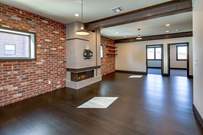 Building Photo - Modern Downtown Redmond 2 Bed/1 Bath Apart...