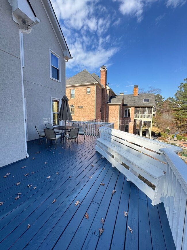 Building Photo - 425 Water Shadow Ln