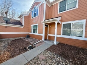 Building Photo - Beautiful,  2 Bed/2 Bath Condo in High Plains Village