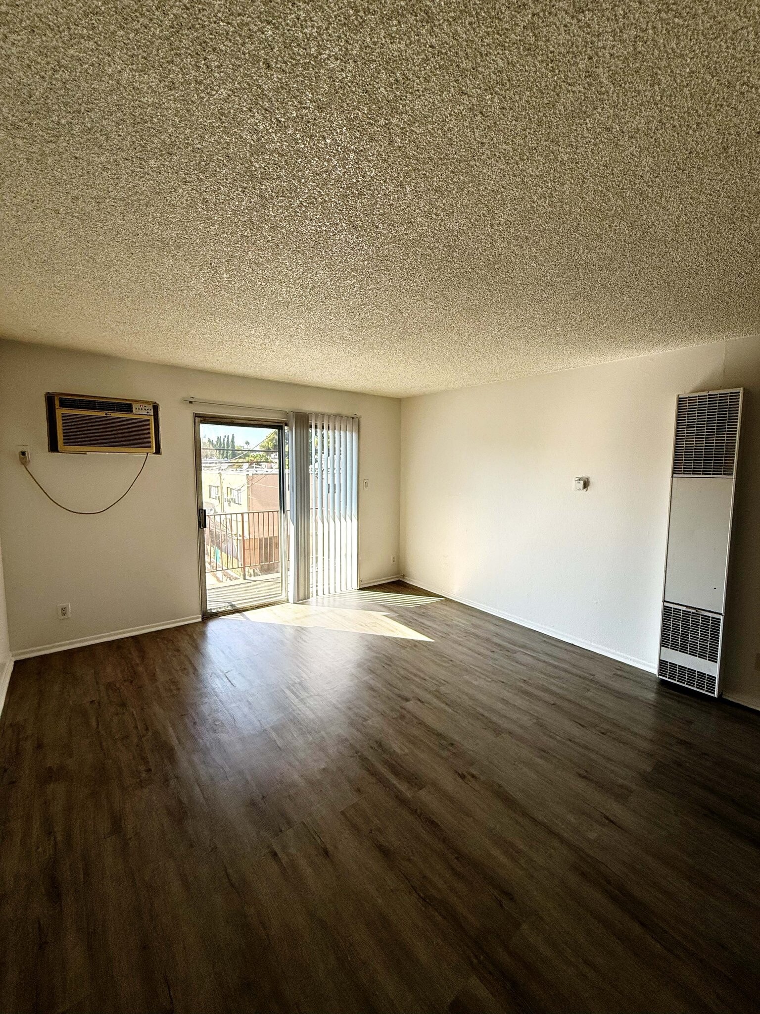 Building Photo - 509 N Berendo St