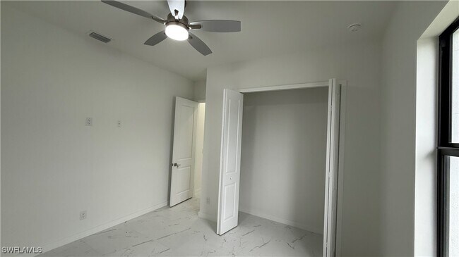 Building Photo - 2009 Diplomat Pkwy W