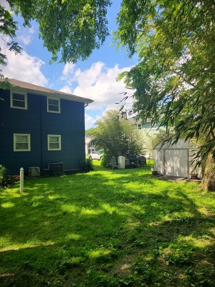 Building Photo - 258 Evergreen Ave