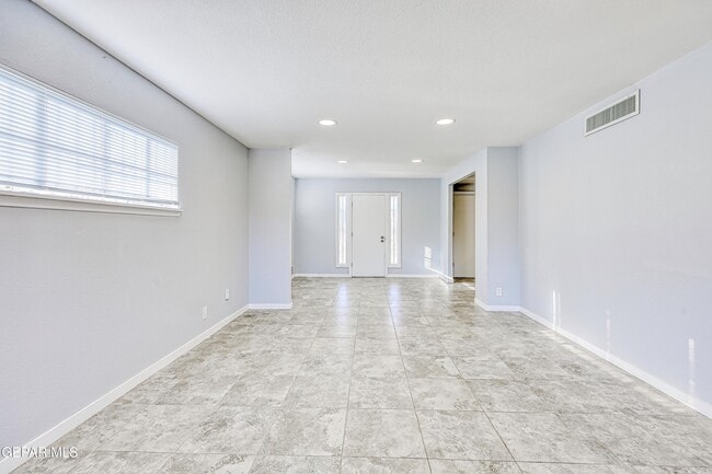 Building Photo - 6200 Palo Alto Ave