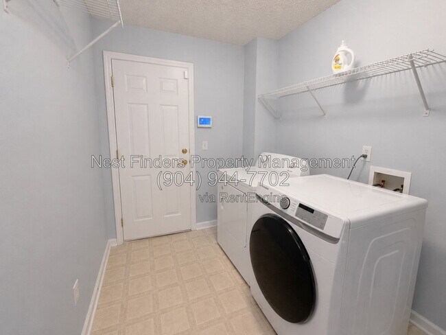 Building Photo - 628 Sparrow Branch Cir