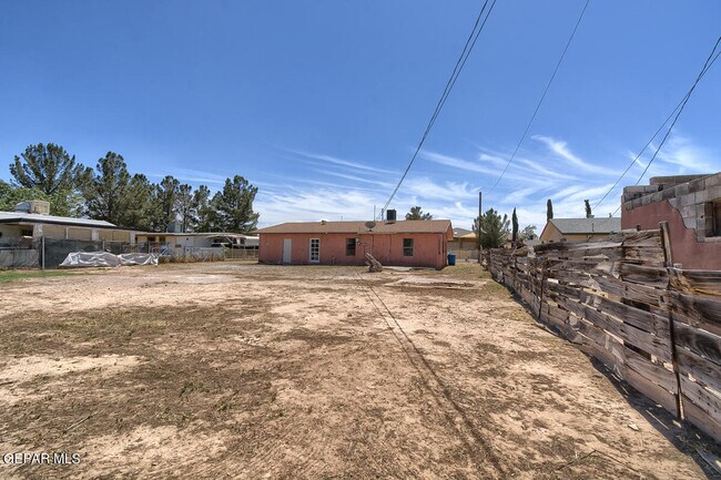 Building Photo - 385 Mireles Ct