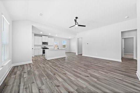 Building Photo - 2004 Hardwick Dr