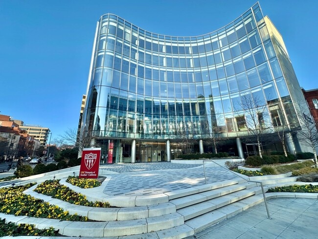 Building Photo - Dupont's Pulchritudinous Palladium 1 bedroom Condo w/ Balcony & Pool. All utilities included.