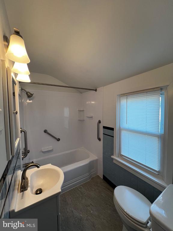 Building Photo - 770 S Lincoln St