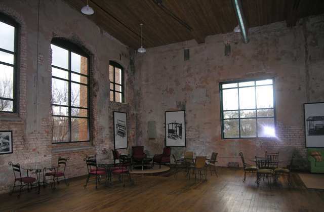 Building Photo - 400 Mills Ave