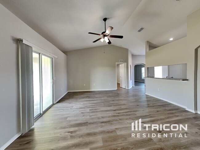 Building Photo - 495 Majestic Gardens Blvd