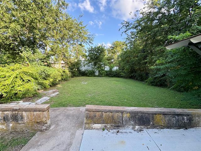 Building Photo - 1120 W Frey