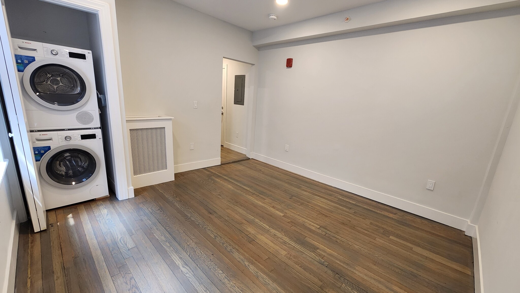 Building Photo - 52 Queensberry St