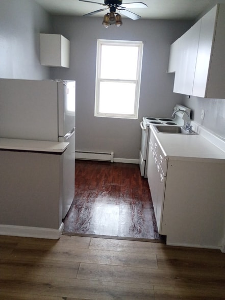 Building Photo - 13945 Superior Rd