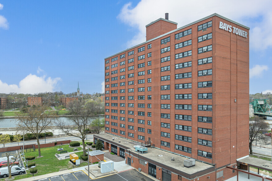 Primary Image - 311 N Ottawa St