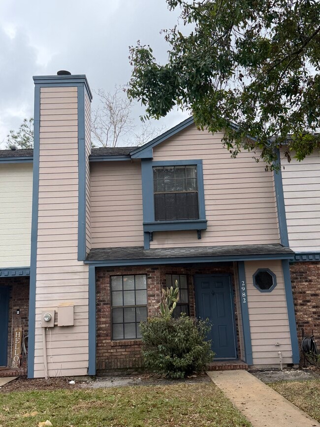 Building Photo - 2982 Embassy Ct