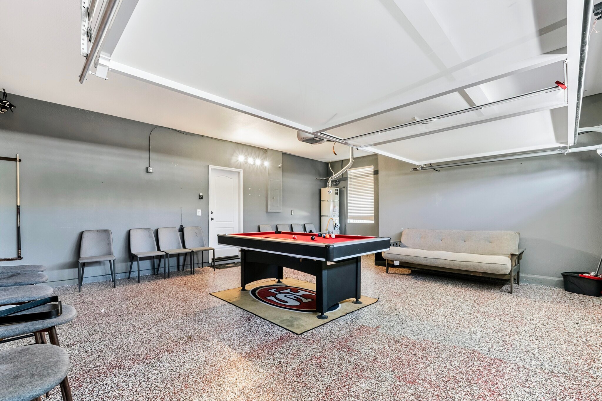 Garage - 5006 Rowe Dr