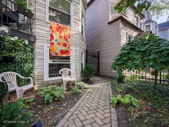 Building Photo - 3037 N Elbridge Ave