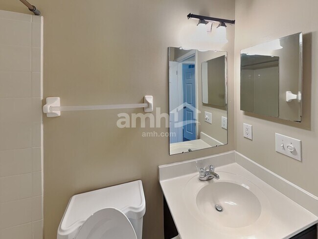 Building Photo - 279 Rockmill St