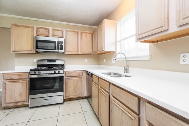 Building Photo - 3015 Cinnamon Glen Dr