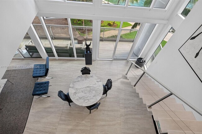 Building Photo - 92 SW 3rd St