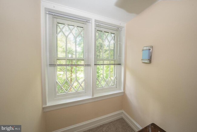 Building Photo - 211 Pennswood Rd