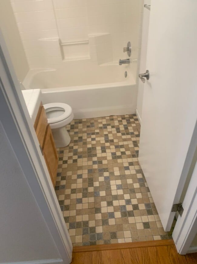 Building Photo - 8400 Persimmon Dr