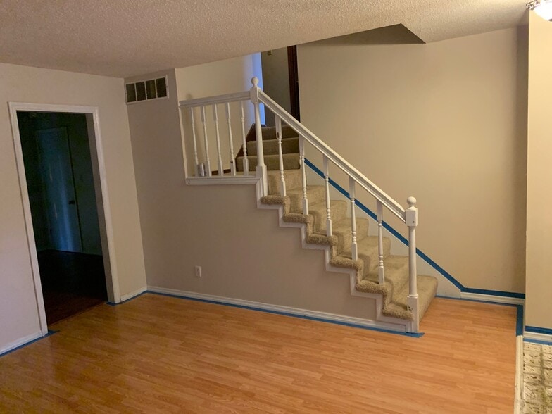Building Photo - 1202 Brighton Dr