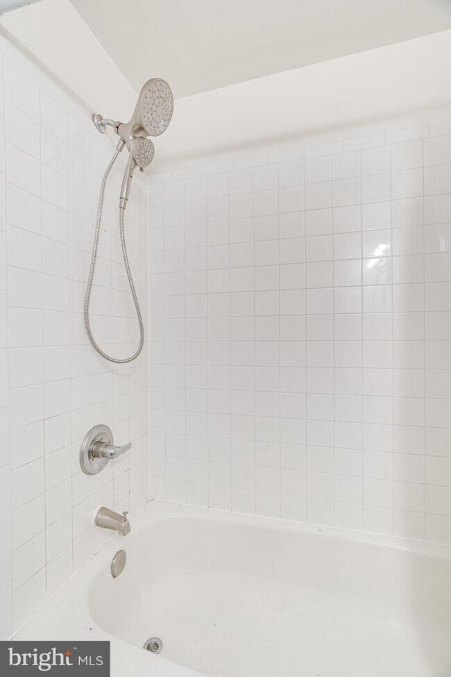 Building Photo - Elevated Comfort: Spacious Condo with Loft...