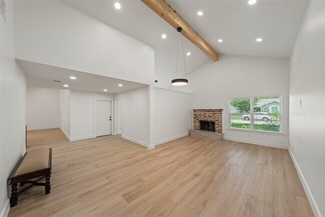 Building Photo - 9323 Portal Dr