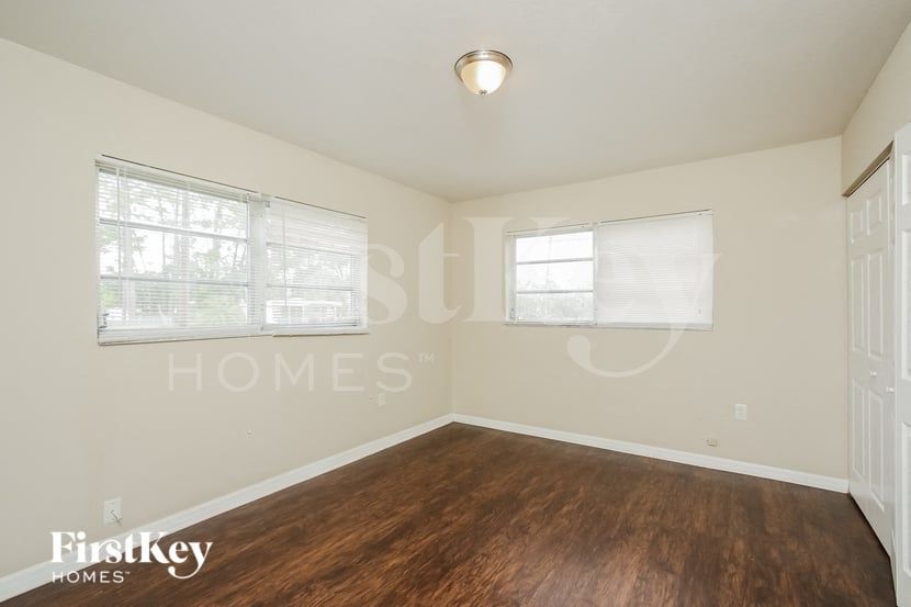 Building Photo - 22363 Catherine Ave