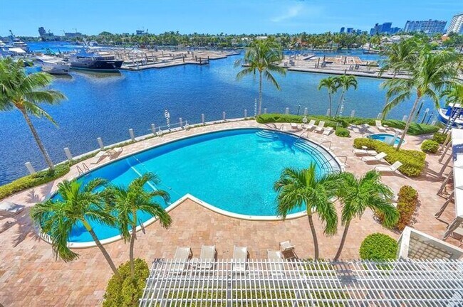 Building Photo - 1 Las Olas Cir