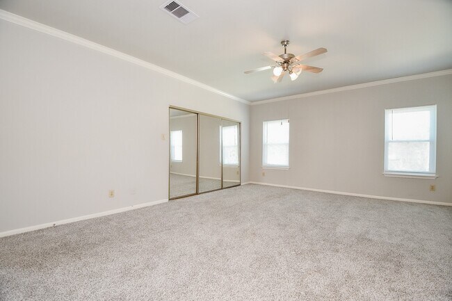 Building Photo - 8085 El Mundo St