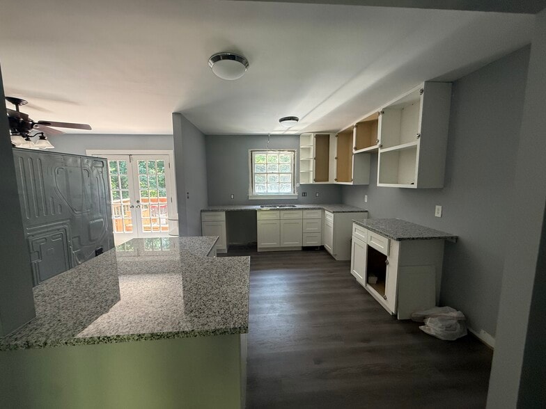 Building Photo - 3117 Barnsley Ln