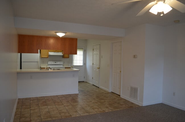 Building Photo - 171 Sandy Ln