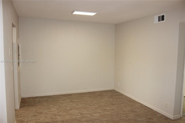 Building Photo - 1958 Monroe St