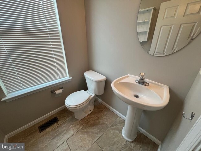 Building Photo - 18023 Calabar Dr