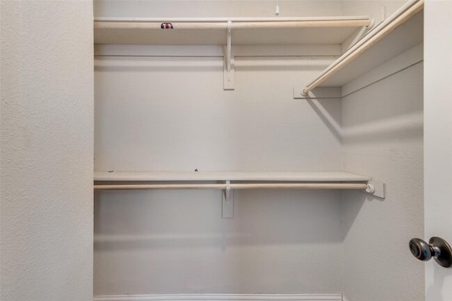 Building Photo - 4809 Jordan Park Dr