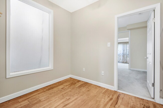 Building Photo - 2104 18th St NW