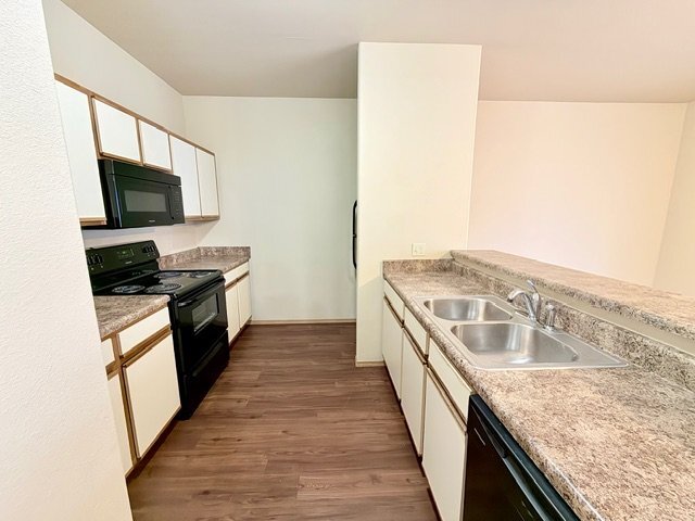 Building Photo - 1153 S Tottenham Ct