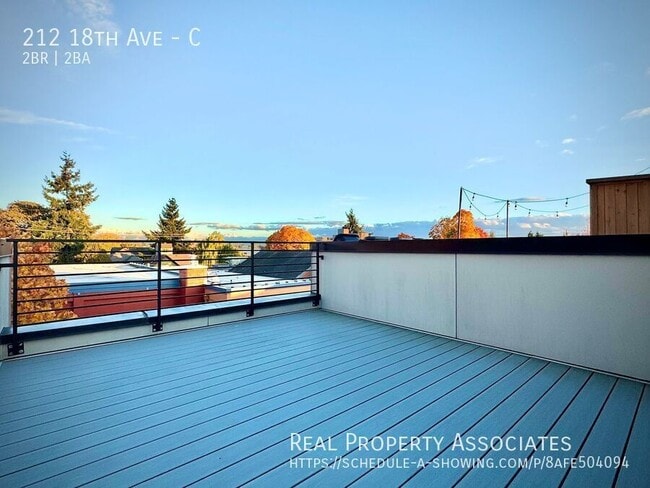 Building Photo - 212 18th Ave