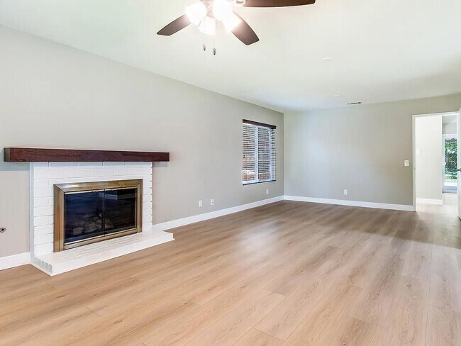 Building Photo - 11610 Cedar Way