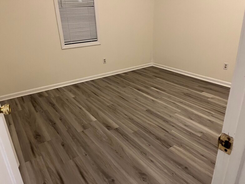 Building Photo - 89 Vine St