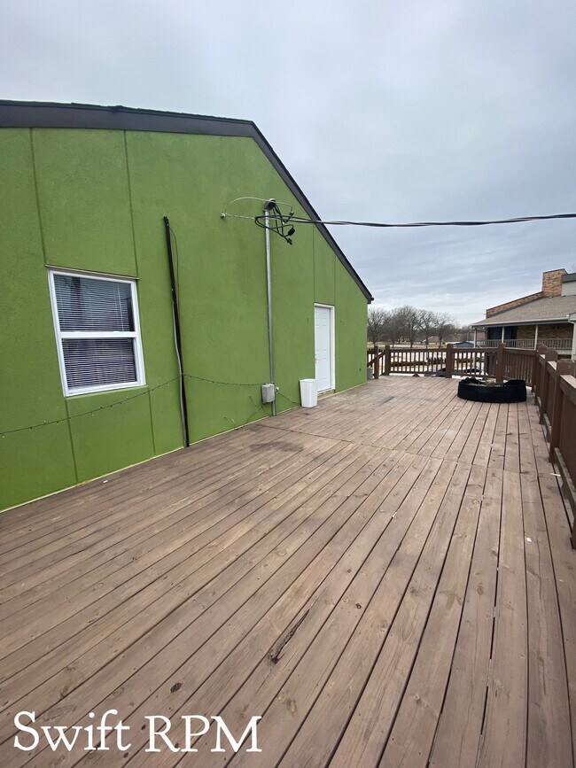 Building Photo - 11103 N Nashua Dr