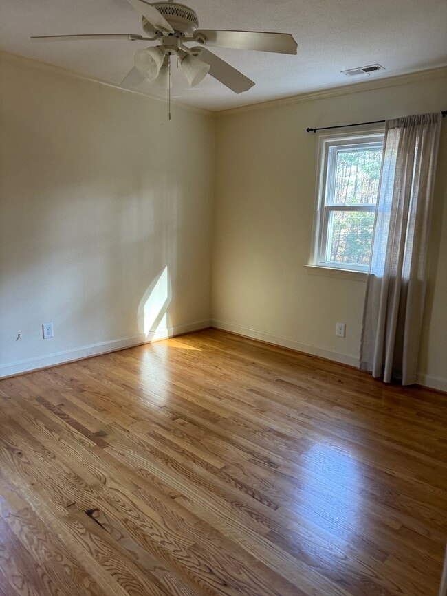 Building Photo - 109 Circle Dr