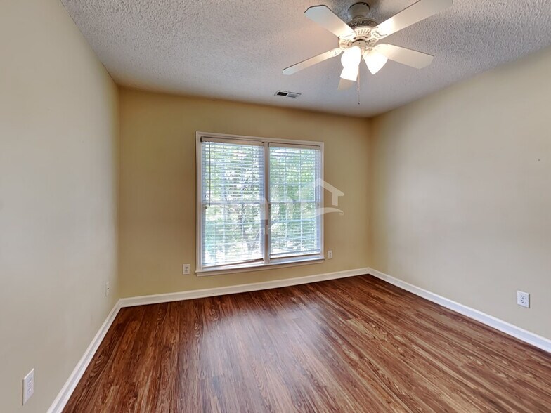 Building Photo - 9308 Leslieshire Dr