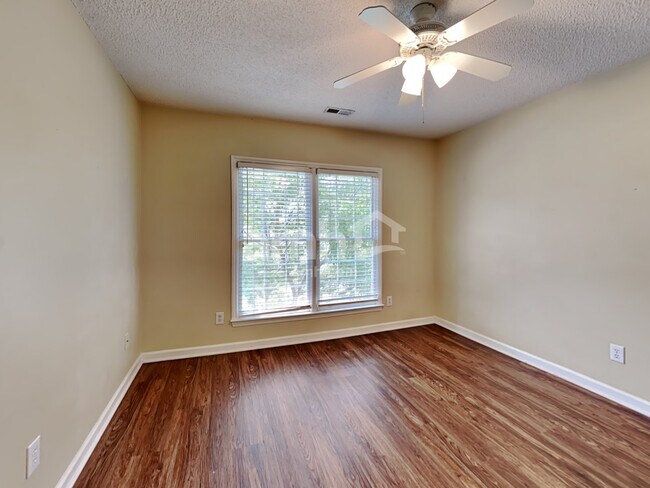 Building Photo - 9308 Leslieshire Dr