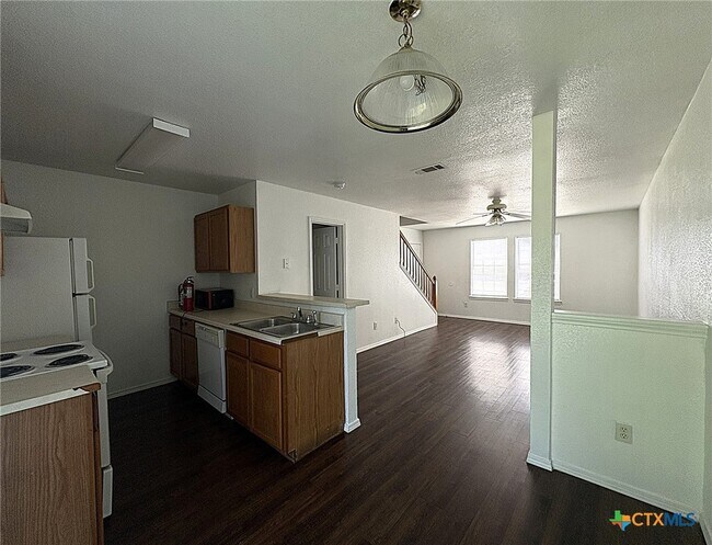 Building Photo - 5709 Redstone Dr